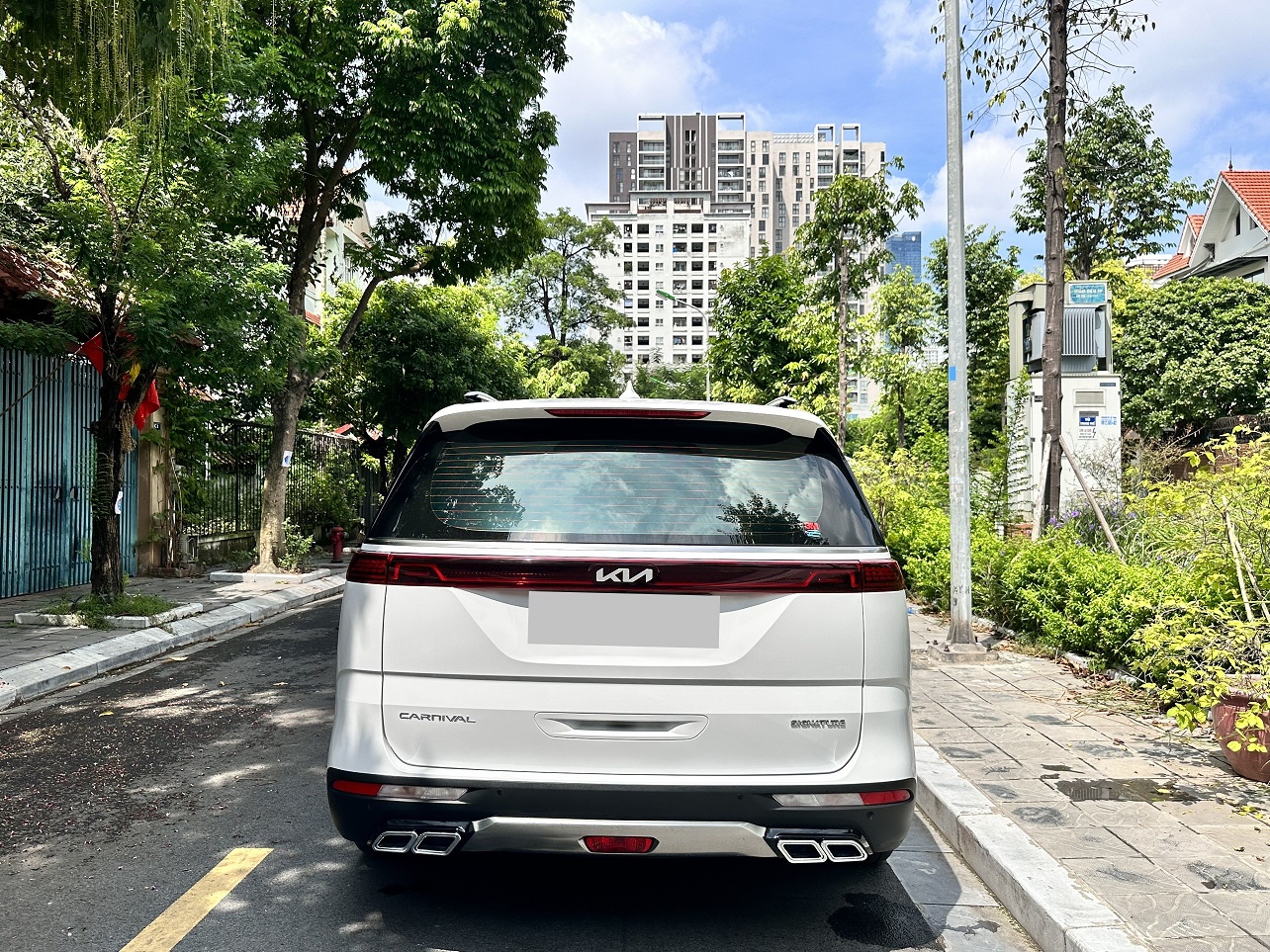Kia Carnival 2.2D signature sản xuất 2022 màu trắng (Đã bán)