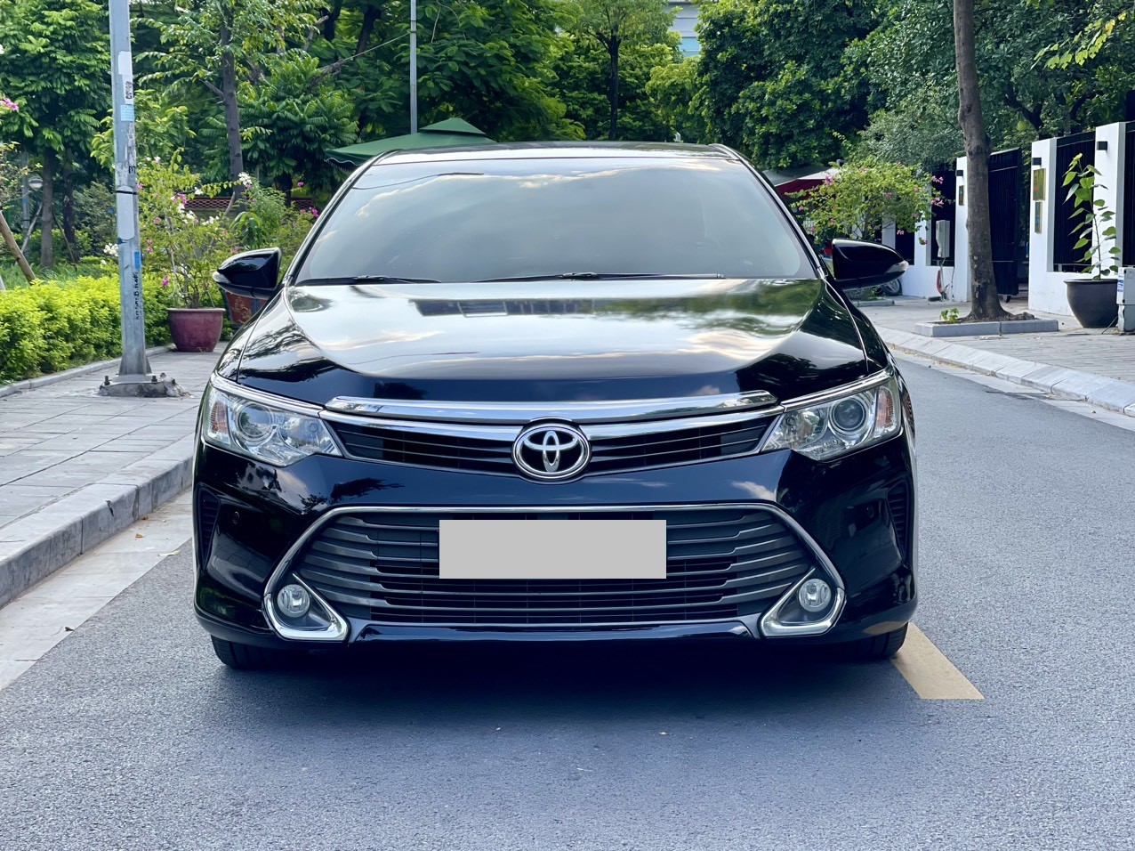 Toyota Camry 2.5Q 2016 màu đen (Đã bán)