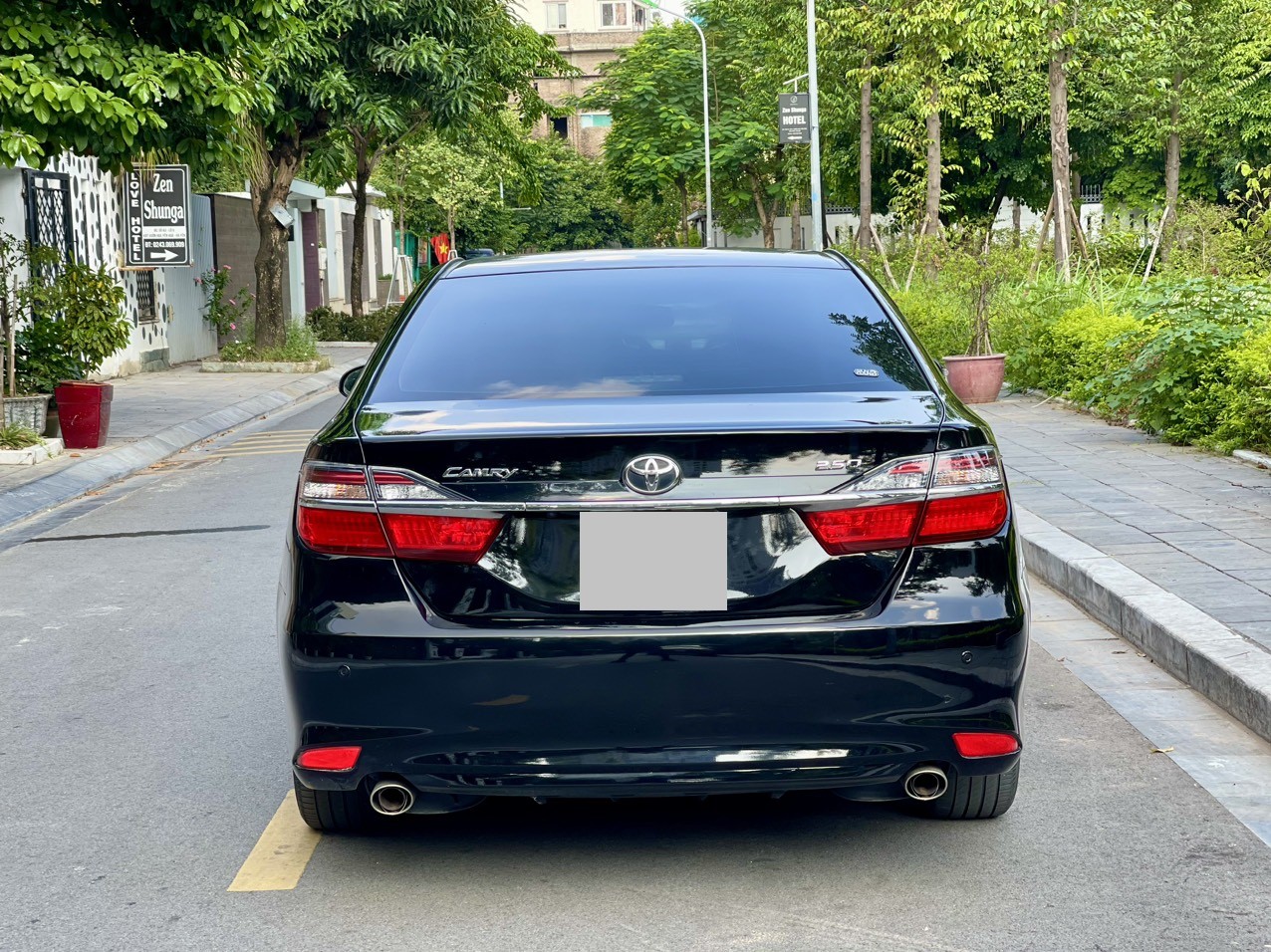 Toyota Camry 2.5Q 2016 màu đen (Đã bán)