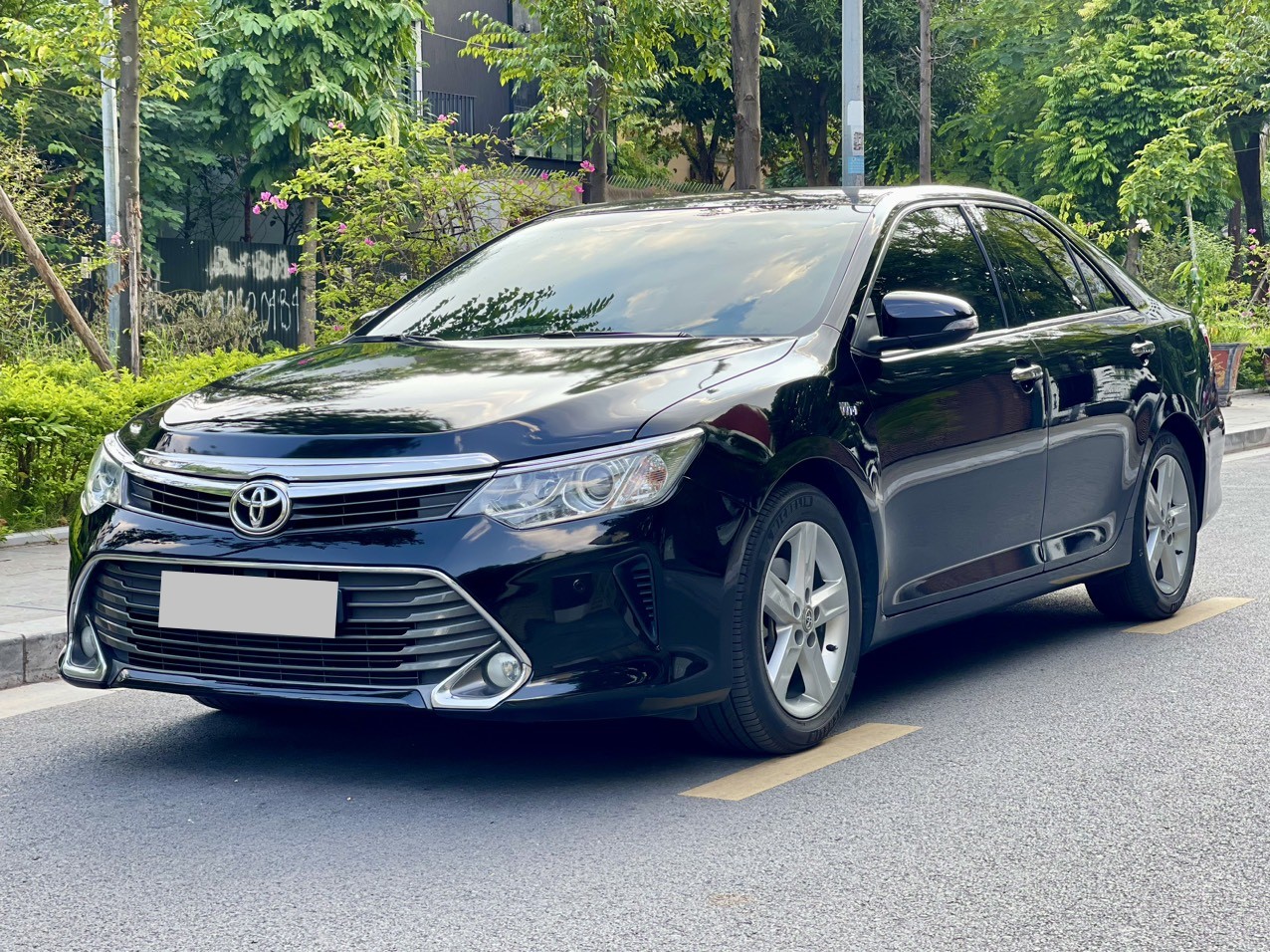Toyota Camry 2.5Q 2016 màu đen (Đã bán)