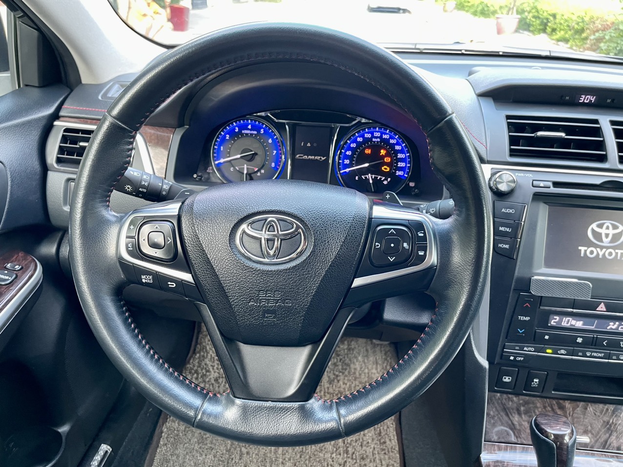 Toyota Camry 2.5Q 2016 màu đen (Đã bán)