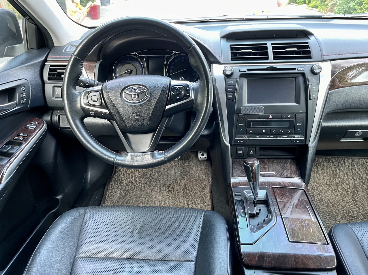 Toyota Camry 2.5Q 2016 màu đen (Đã bán)