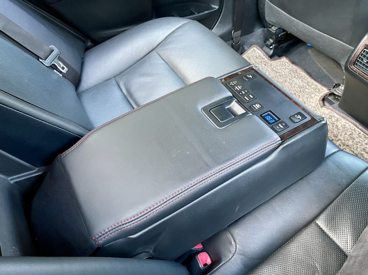 Toyota Camry 2.5Q 2016 màu đen (Đã bán)