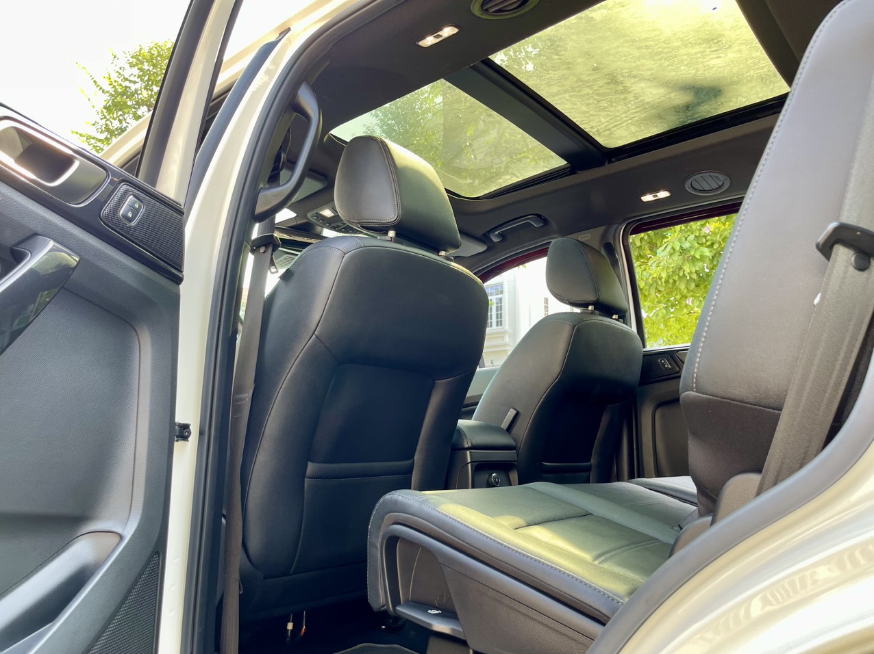 Ford Everest Titanium 2.0L 4x4 AT màu trắng (Đã bán)