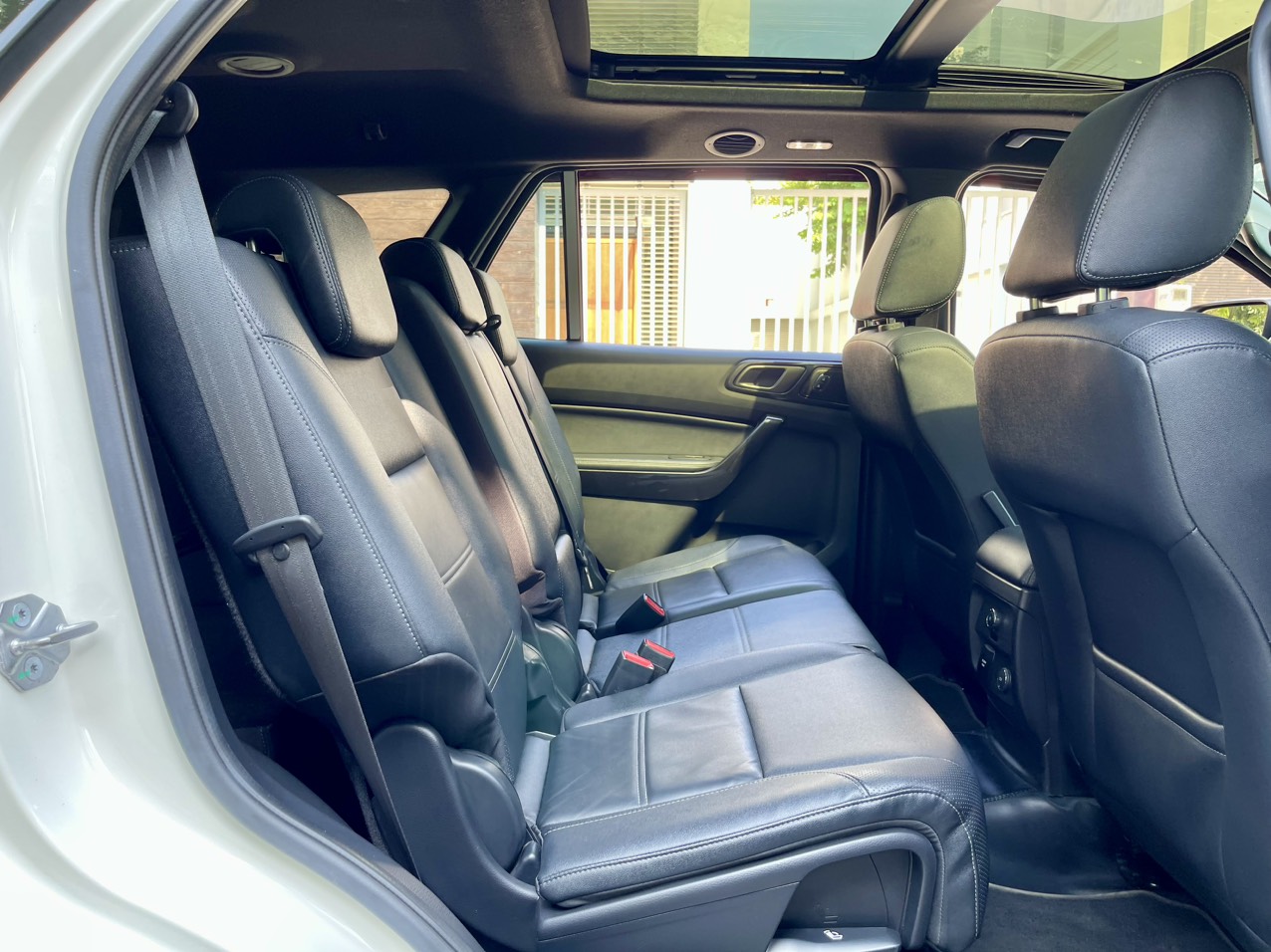 Ford Everest Titanium 2.0L 4x4 AT màu trắng (Đã bán)