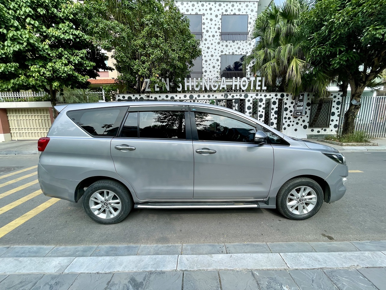 Toyota Innova 2.0E MT 2018 màu bạc (Đã bán)