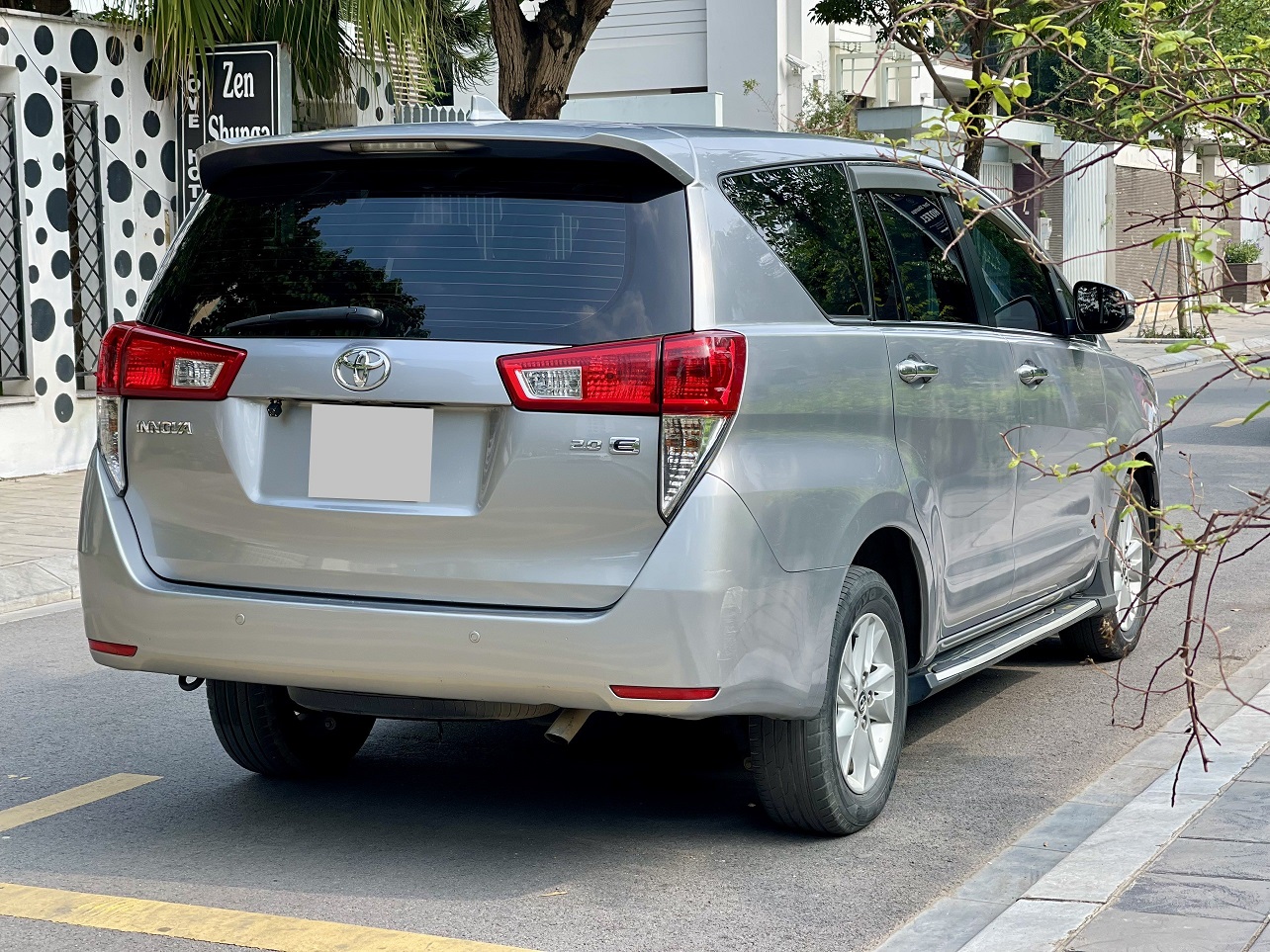 Toyota Innova 2.0E MT 2018 màu bạc (Đã bán)