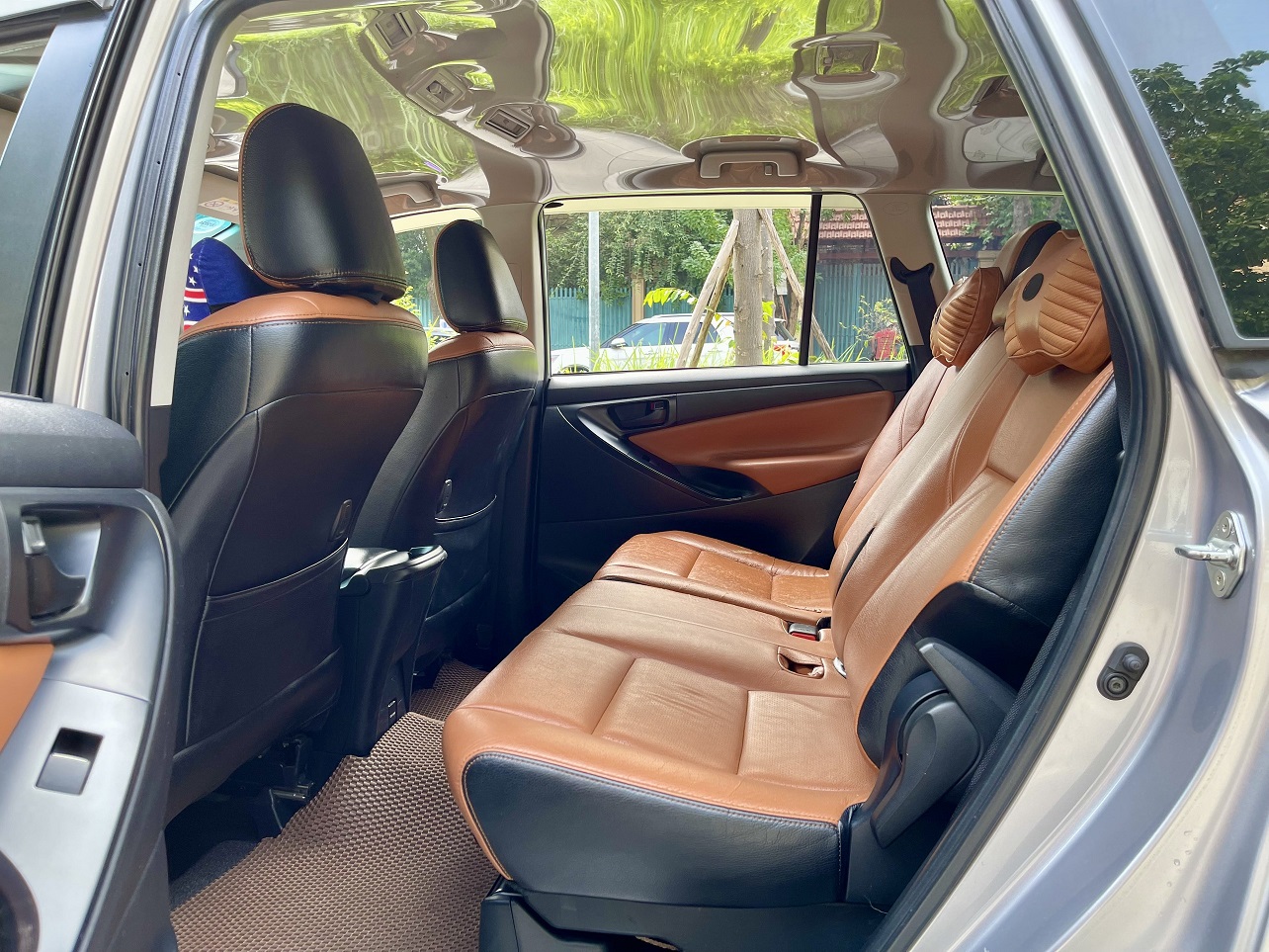 Toyota Innova 2.0E MT 2018 màu bạc (Đã bán)