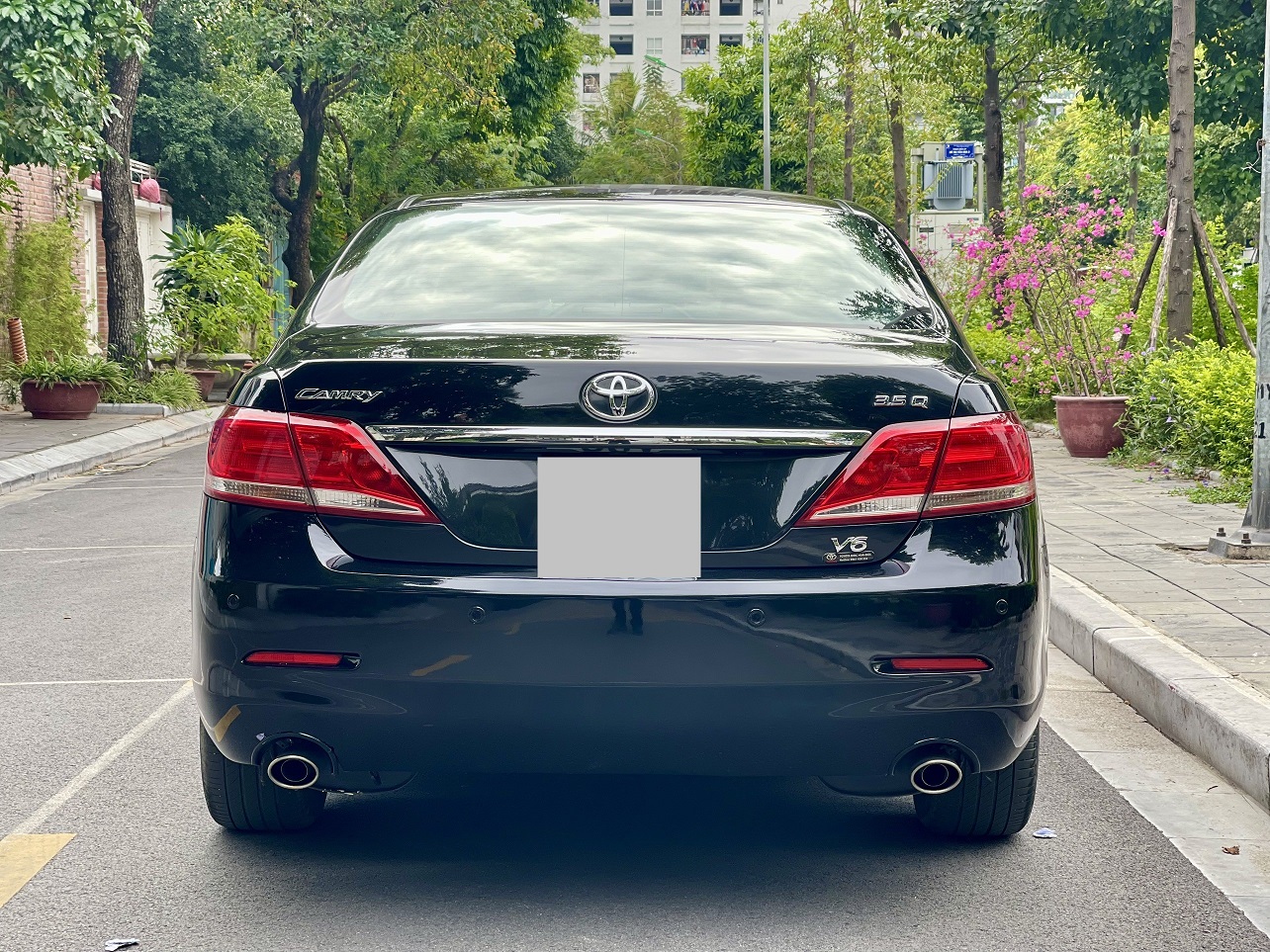 Toyota Camry V6-3.5Q 2011 màu đen (đã bán)