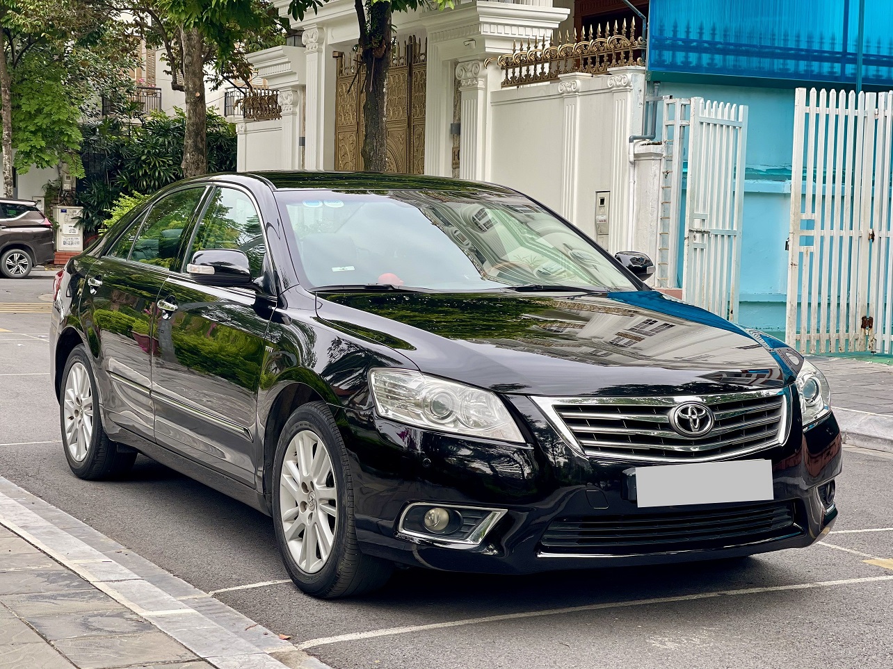 Toyota Camry V6-3.5Q 2011 màu đen (đã bán)