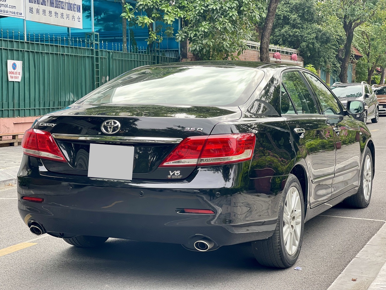 Toyota Camry V6-3.5Q 2011 màu đen (đã bán)