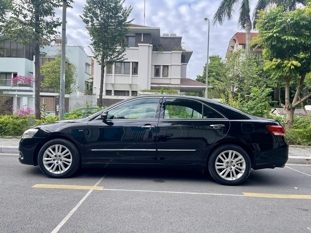 Toyota Camry V6-3.5Q 2011 màu đen (đã bán)