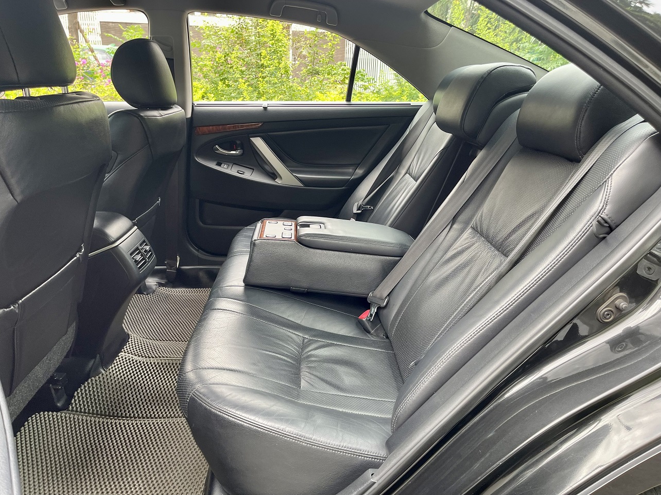 Toyota Camry V6-3.5Q 2011 màu đen (đã bán)