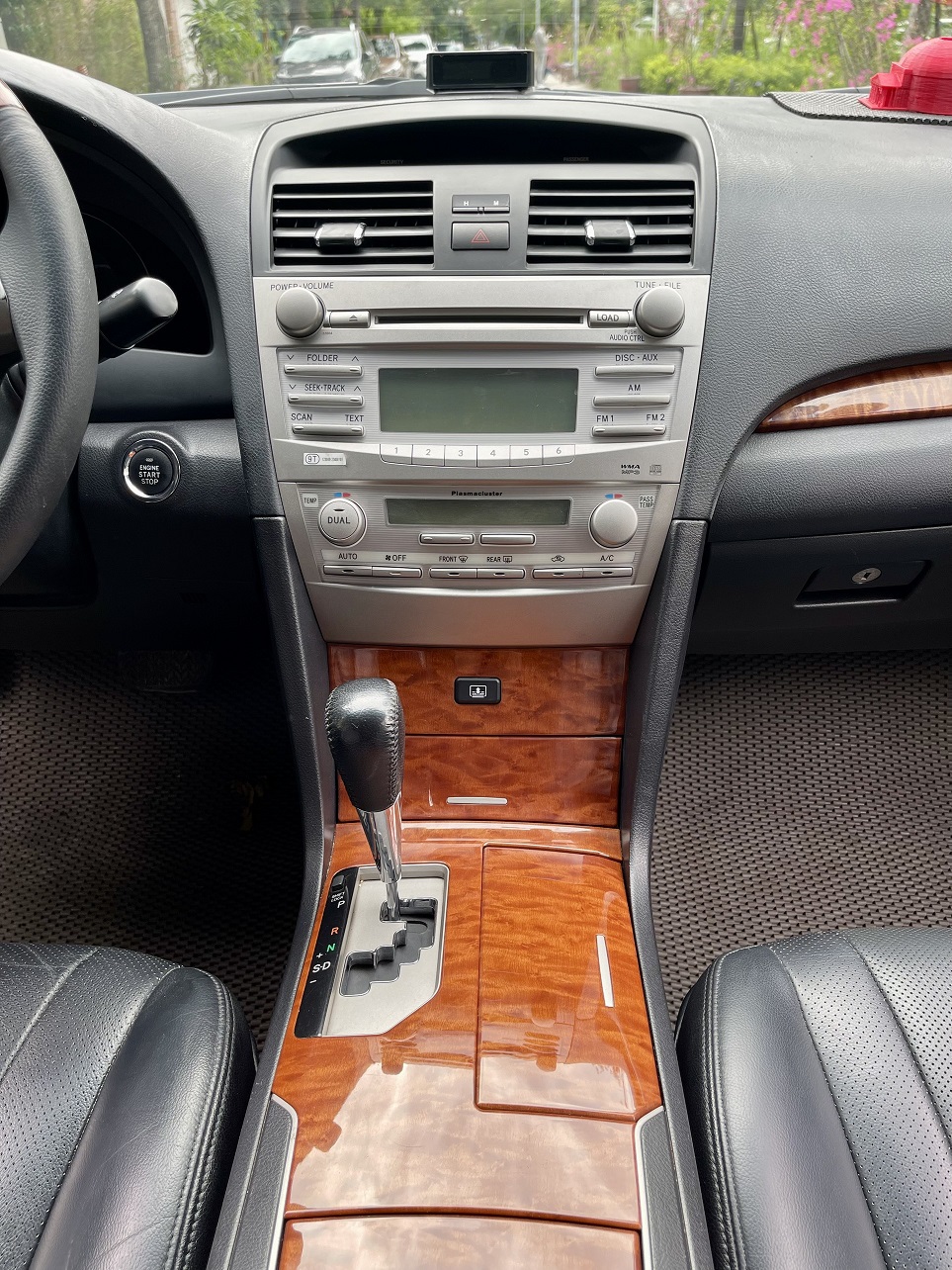 Toyota Camry V6-3.5Q 2011 màu đen (đã bán)