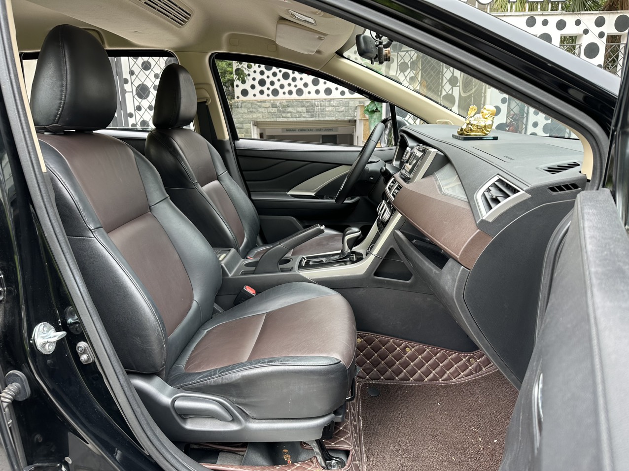 Mitsubishi Xpander Cross 1.5 AT 2020 bản full màu đen  (Đã bán)