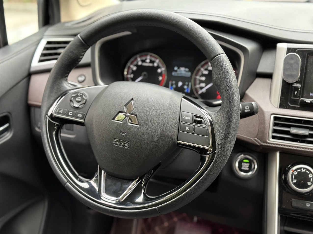 Mitsubishi Xpander Cross 1.5 AT 2020 bản full màu đen  (Đã bán)