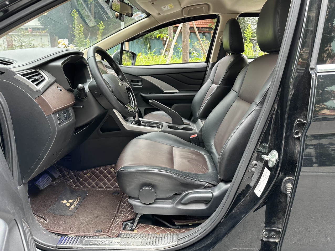 Mitsubishi Xpander Cross 1.5 AT 2020 bản full màu đen  (Đã bán)
