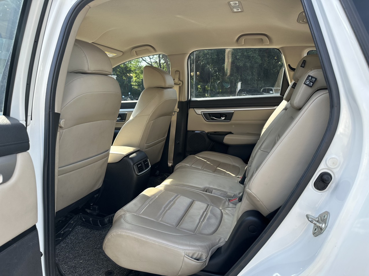 Toyota Veloz Cross 1.5CVT 2022 màu trắng (Đã bán)
