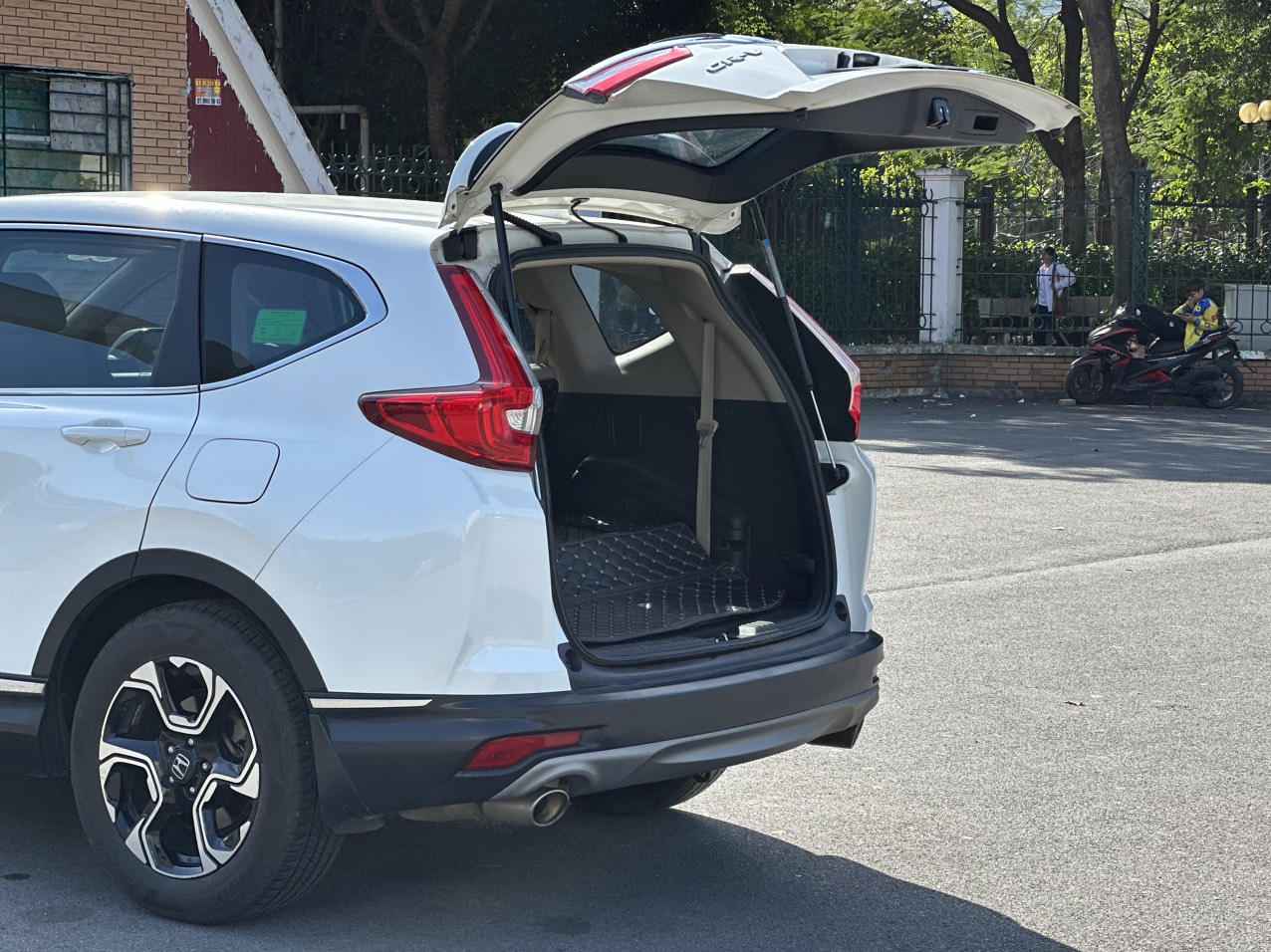 Toyota Veloz Cross 1.5CVT 2022 màu trắng (Đã bán)