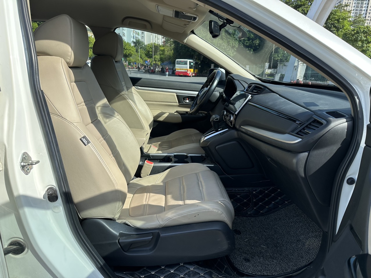 Toyota Veloz Cross 1.5CVT 2022 màu trắng (Đã bán)