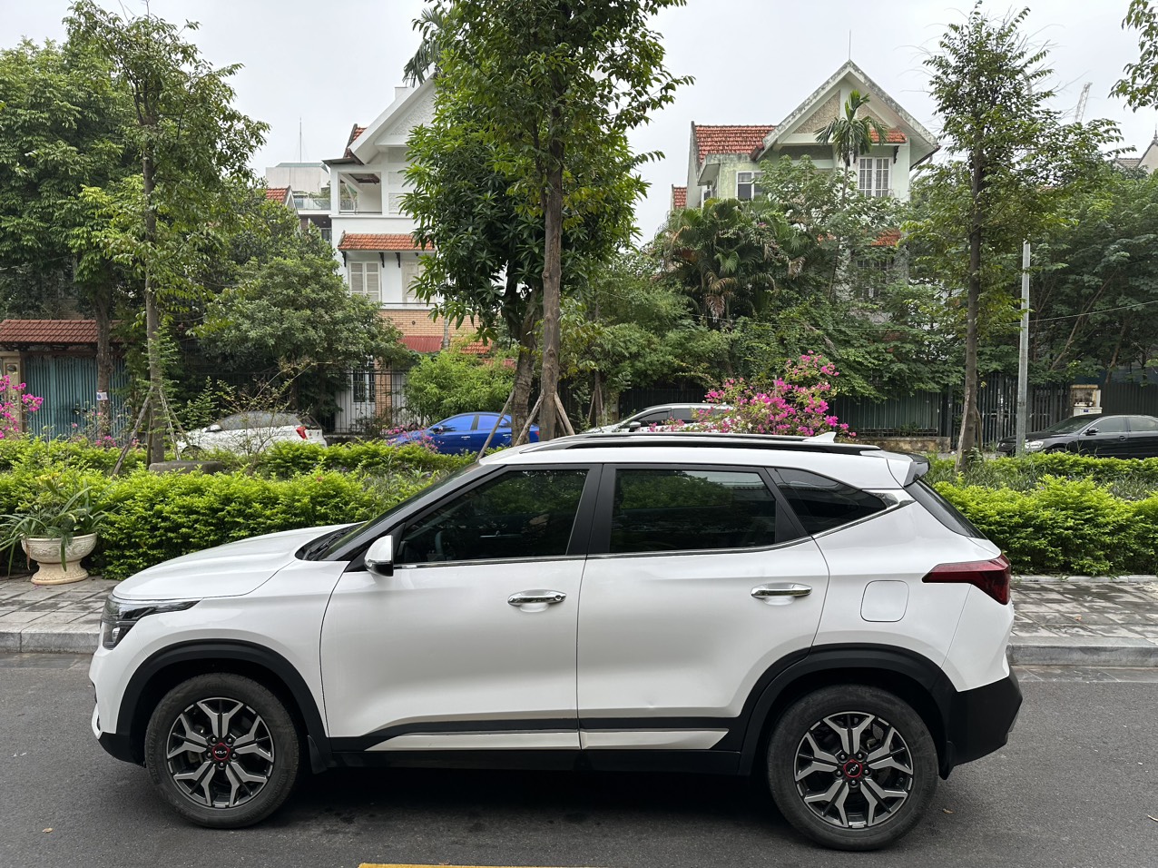 Kia Seltos 1.4 Luxury Turbo 2021 màu trắng (đã bán)