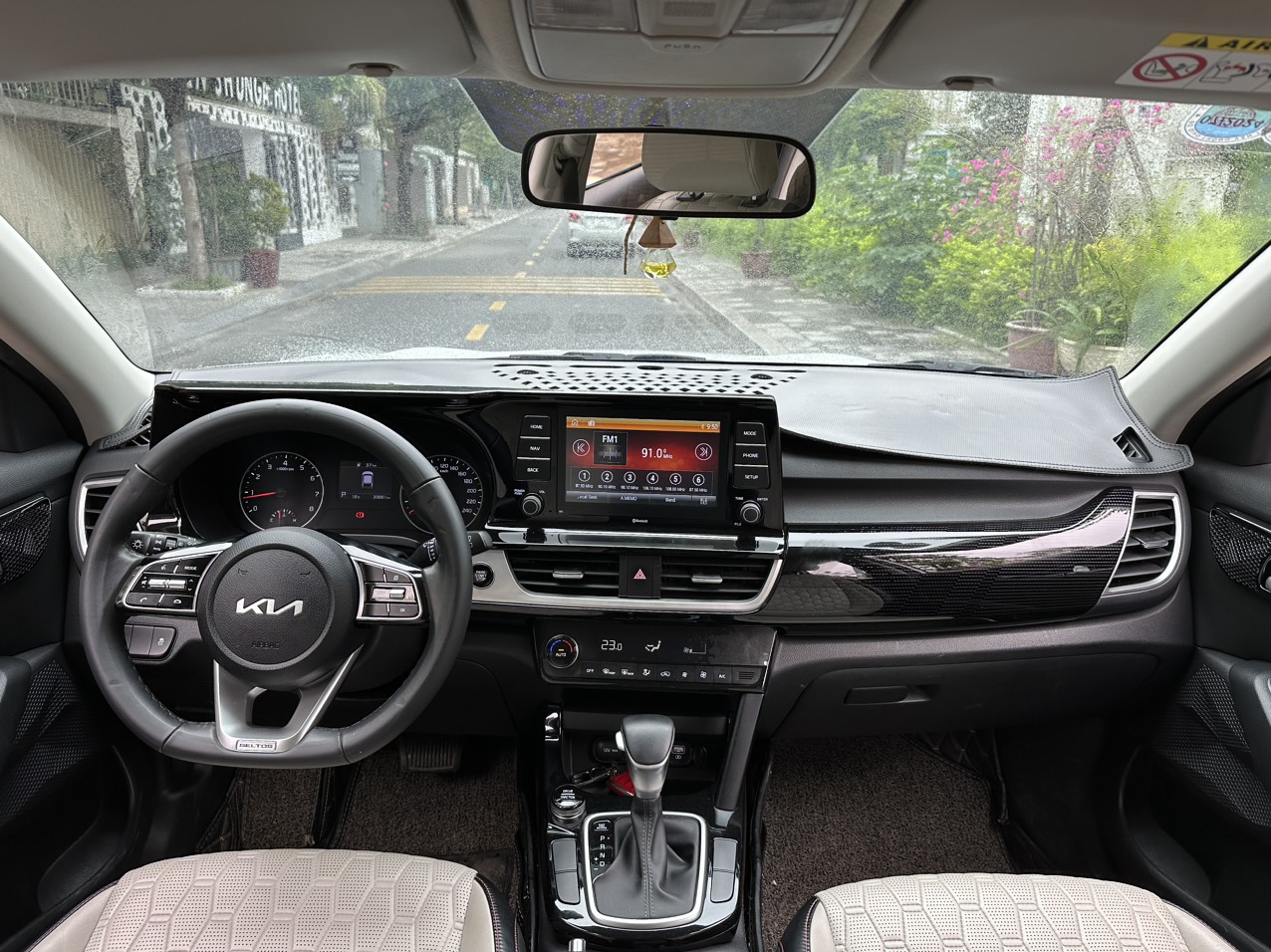 Kia Seltos 1.4 Luxury Turbo 2021 màu trắng (đã bán)