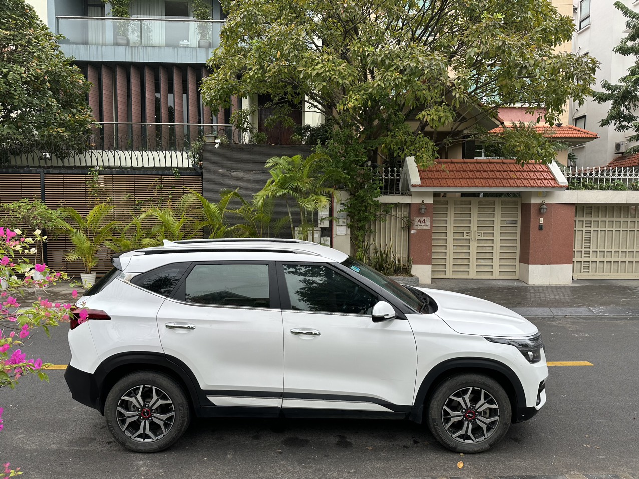 Kia Seltos 1.4 Luxury Turbo 2021 màu trắng (đã bán)