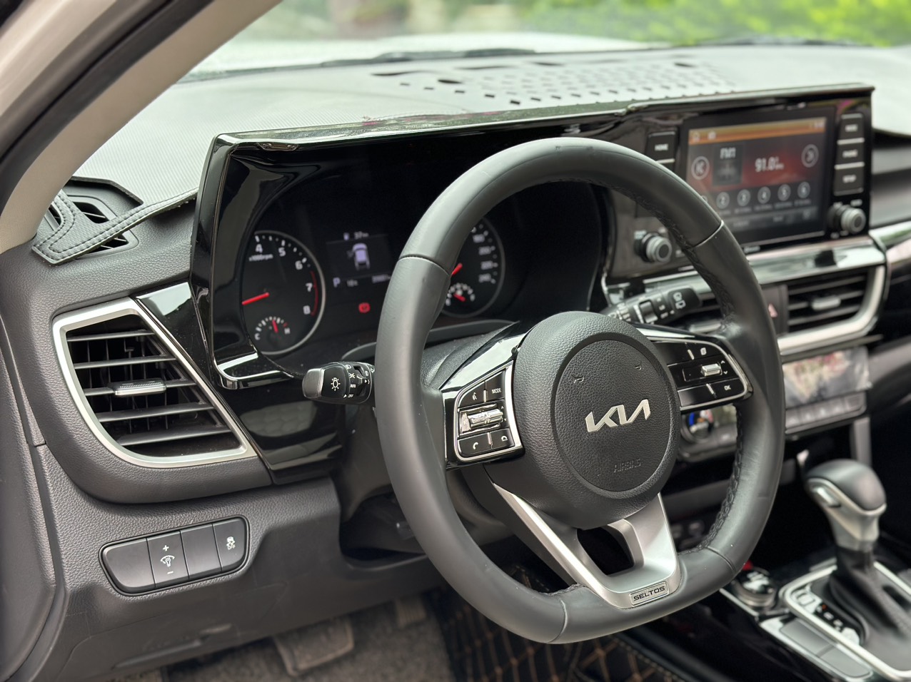 Kia Seltos 1.4 Luxury Turbo 2021 màu trắng (đã bán)