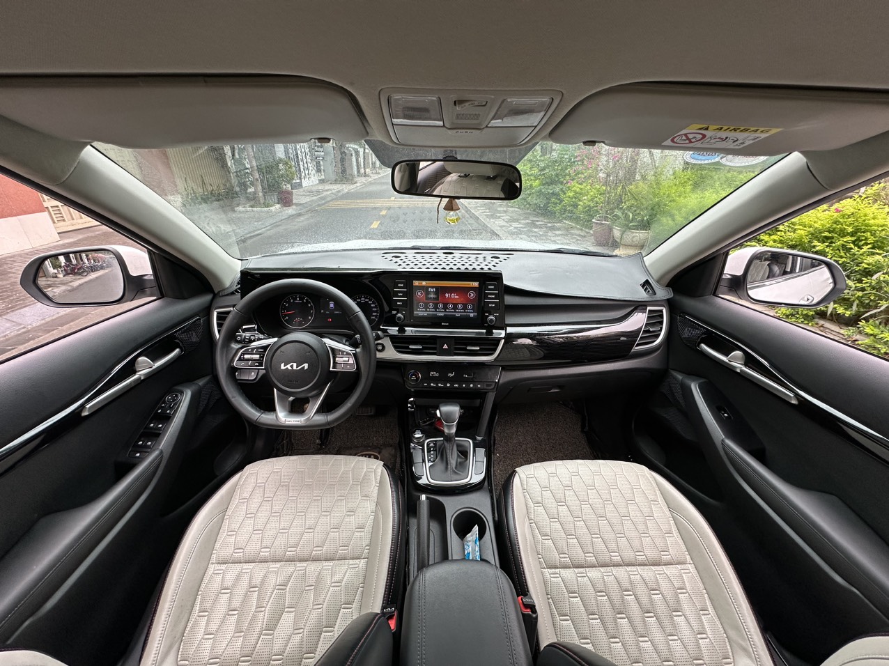 Kia Seltos 1.4 Luxury Turbo 2021 màu trắng (đã bán)