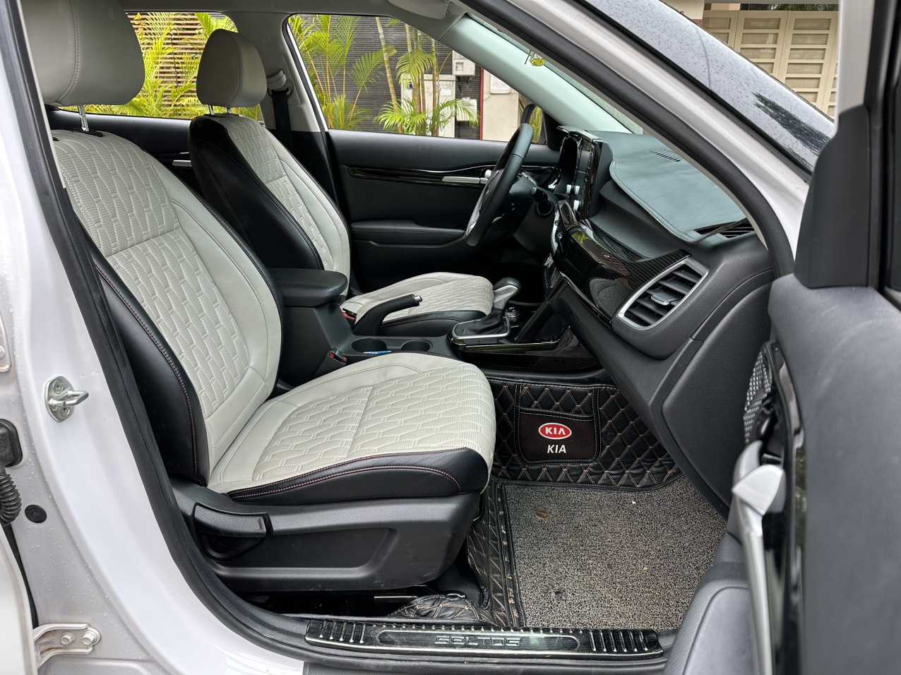 Kia Seltos 1.4 Luxury Turbo 2021 màu trắng (đã bán)