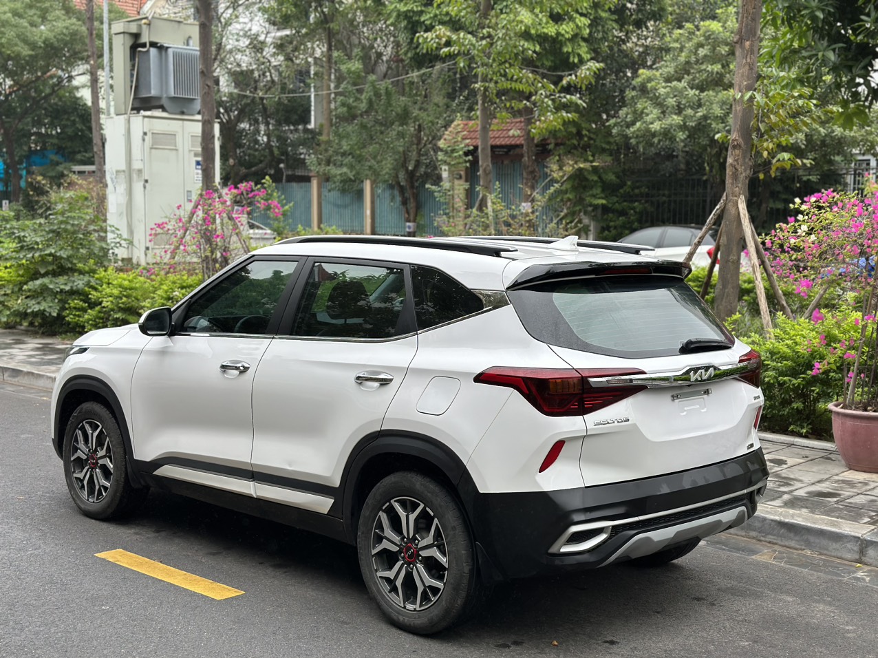 Kia Seltos 1.4 Luxury Turbo 2021 màu trắng (đã bán)