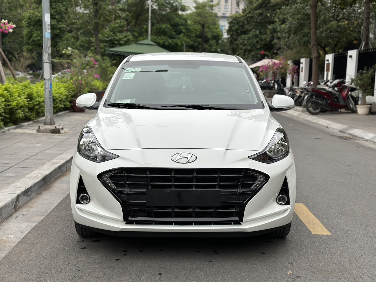 Hyundai I10 1.2AT 2023 màu trắng (Đã bán)