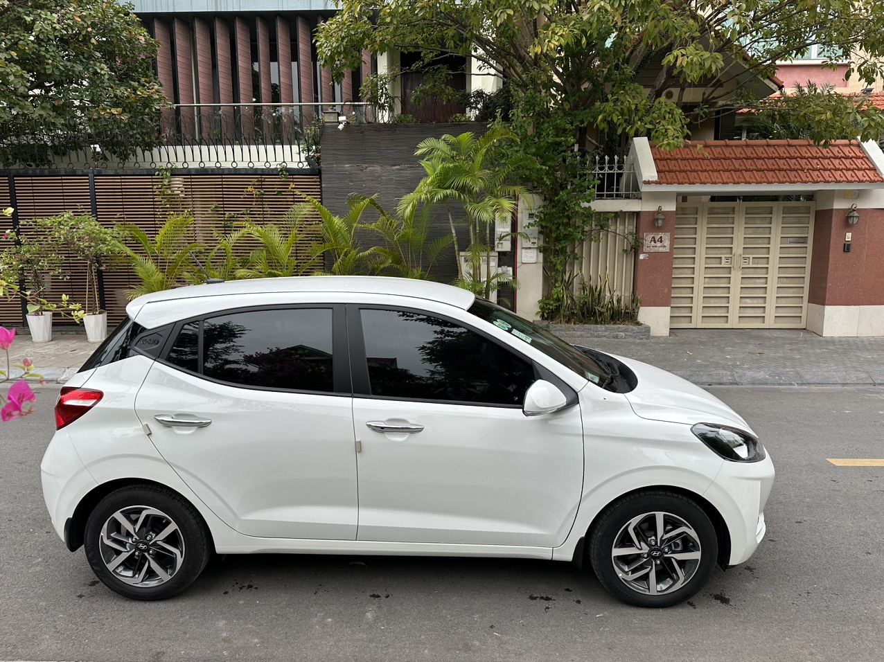 Hyundai I10 1.2AT 2023 màu trắng (Đã bán)
