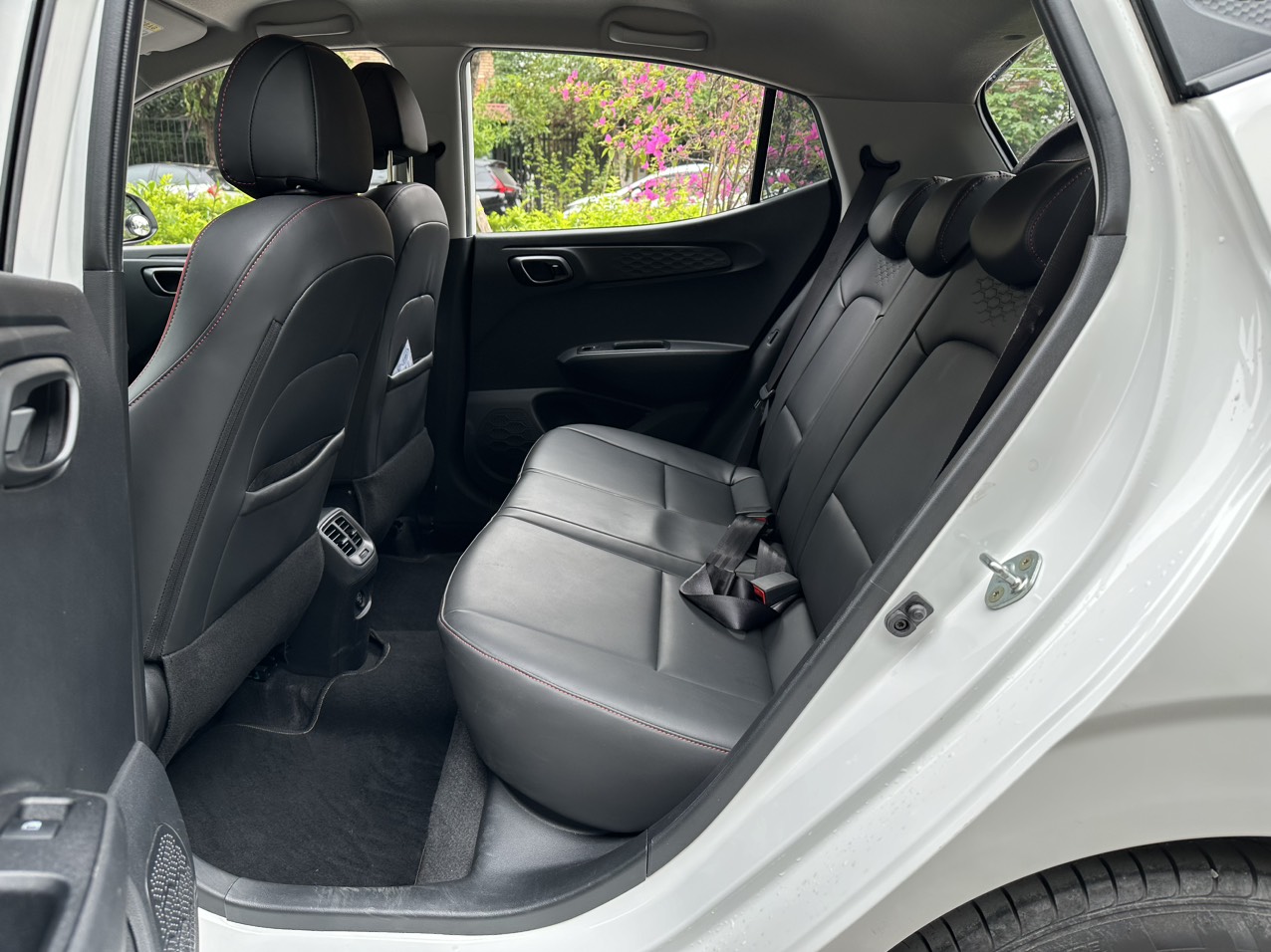 Hyundai I10 1.2AT 2023 màu trắng (Đã bán)