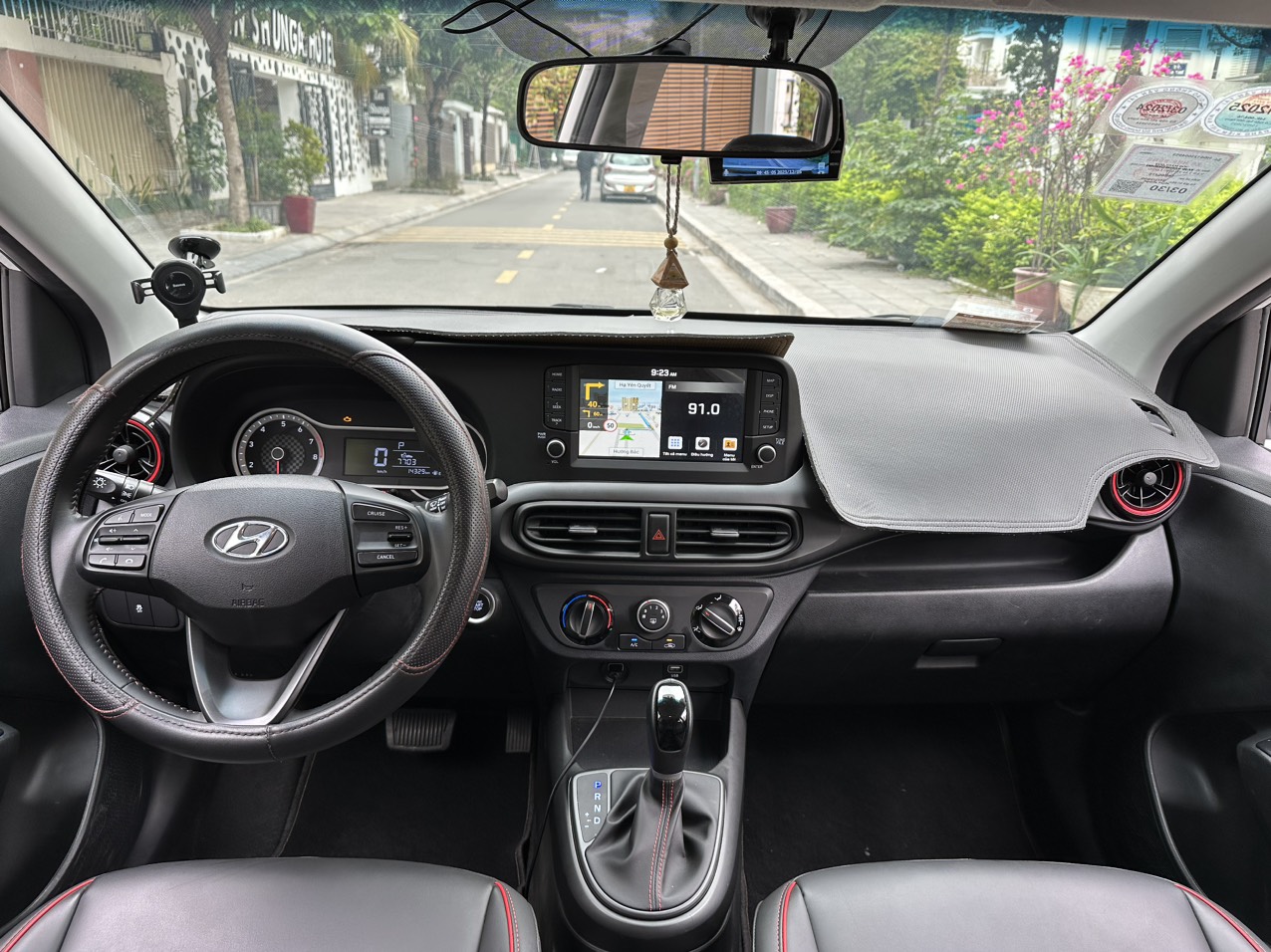 Hyundai I10 1.2AT 2023 màu trắng (Đã bán)