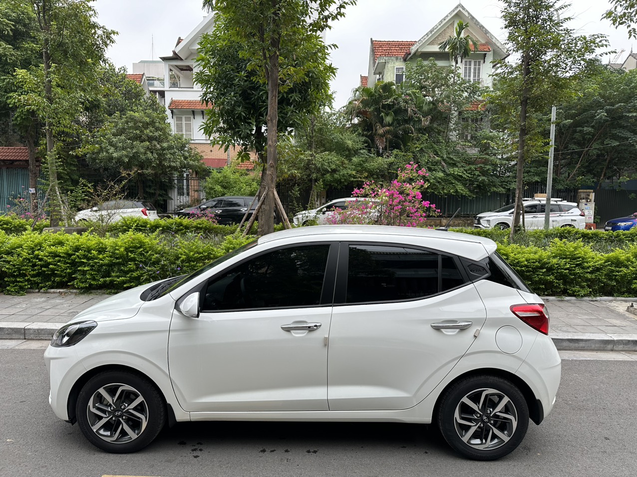 Hyundai I10 1.2AT 2023 màu trắng (Đã bán)
