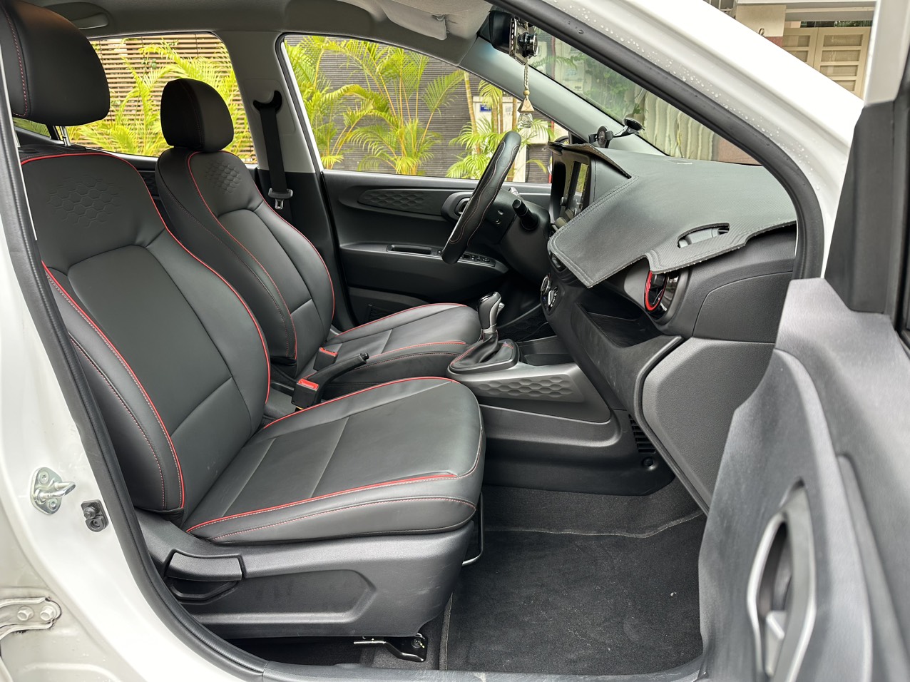 Hyundai I10 1.2AT 2023 màu trắng (Đã bán)