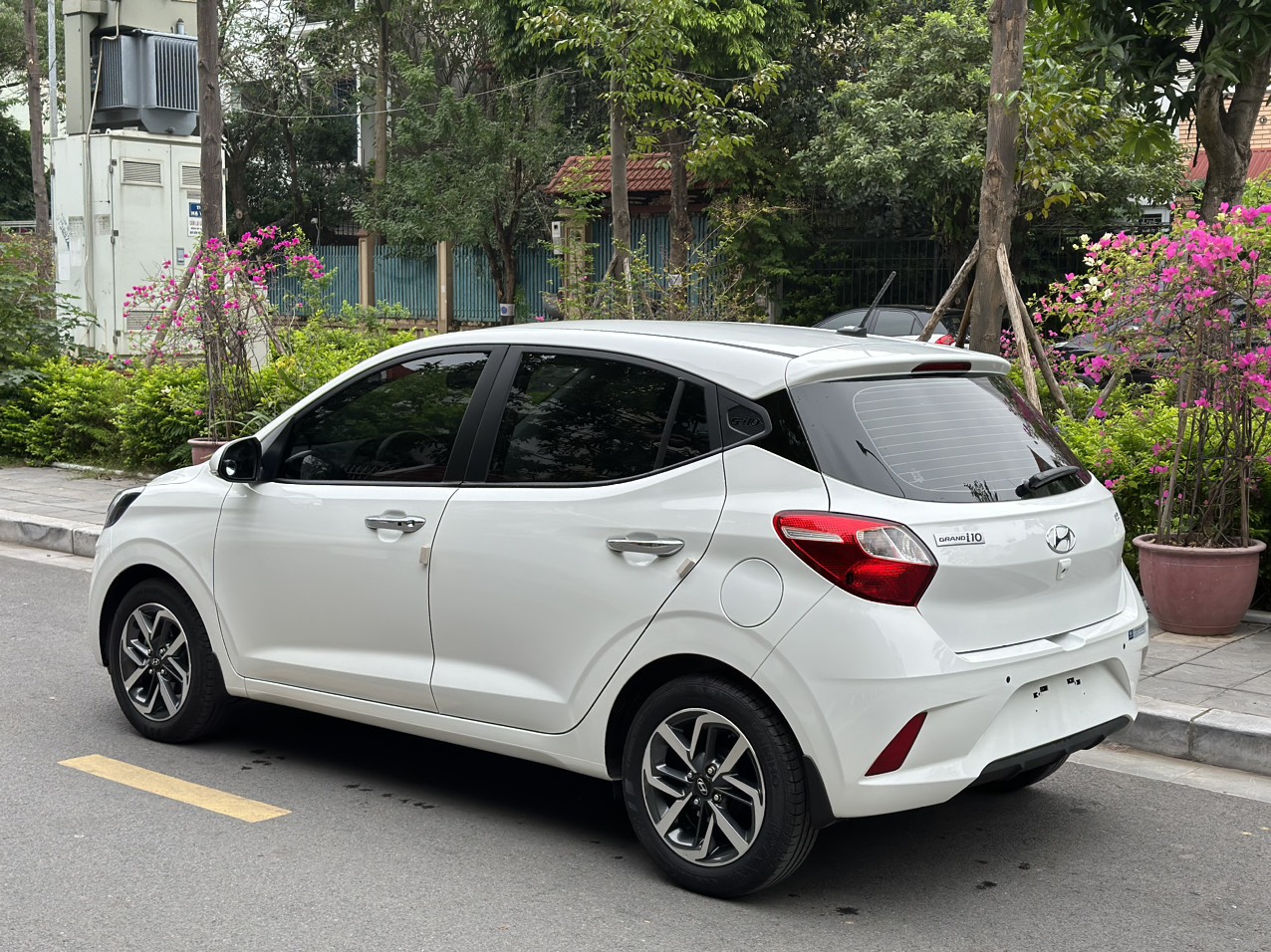 Hyundai I10 1.2AT 2023 màu trắng (Đã bán)