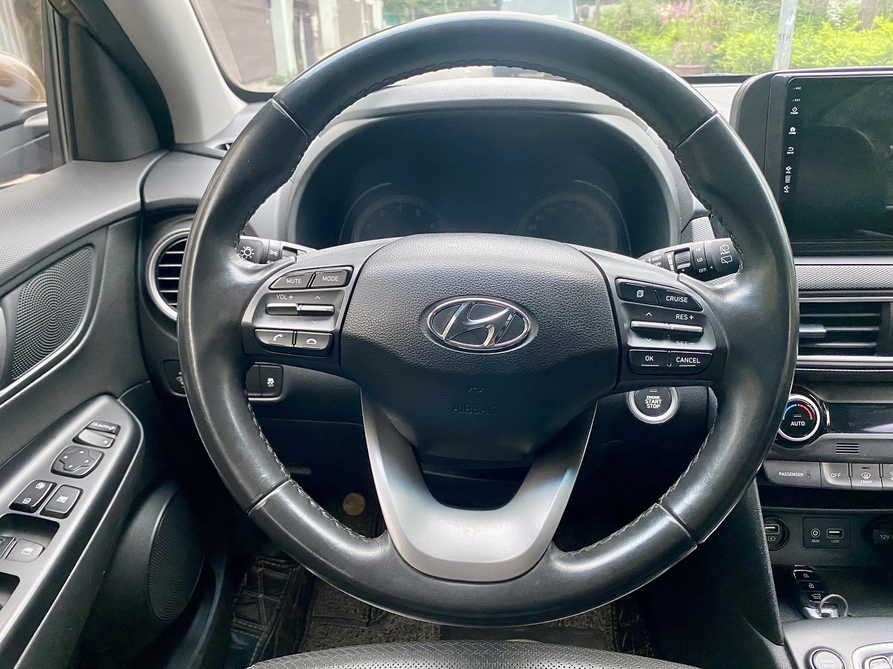 Hyundai Kona 2.0 AT 2018 màu vàng (đã bán)