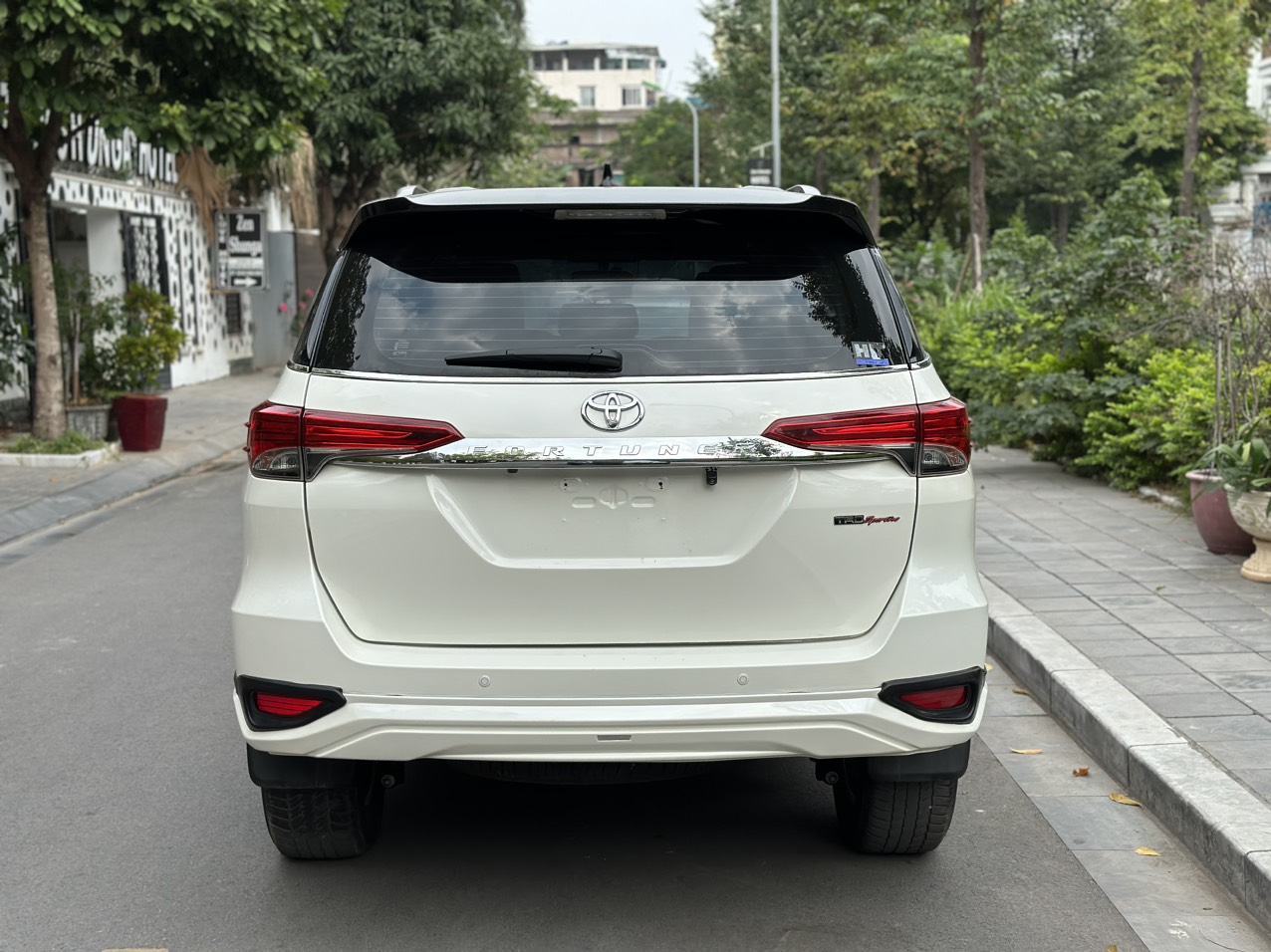Toyota Fortuner TRD Sportivo 2.7V 4x2 2019 màu trắng (Đã bán)