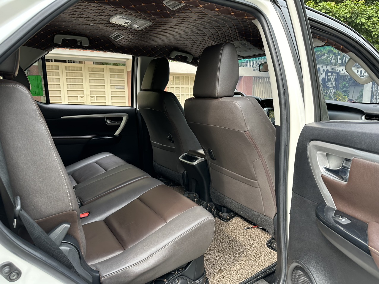 Toyota Fortuner TRD Sportivo 2.7V 4x2 2019 màu trắng (Đã bán)