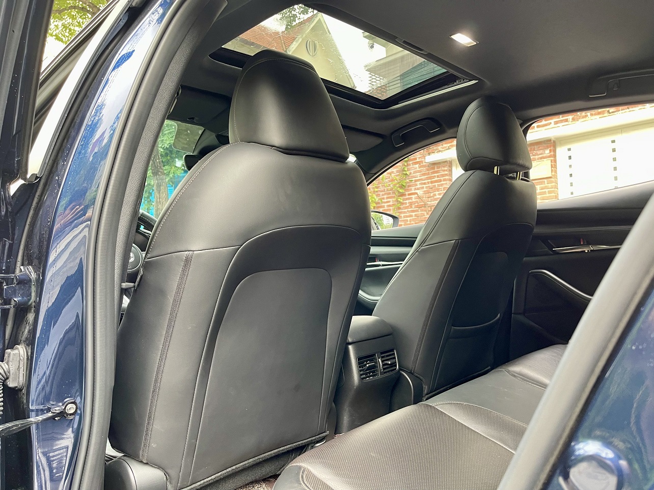 Mazda 3 hatchback 1.5 Premium 2022 màu xanh (đã bán)