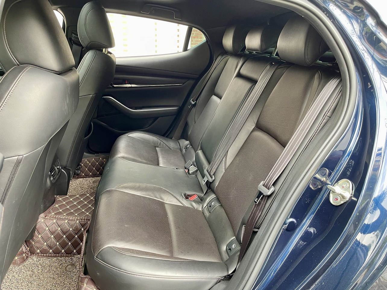 Mazda 3 hatchback 1.5 Premium 2022 màu xanh (đã bán)