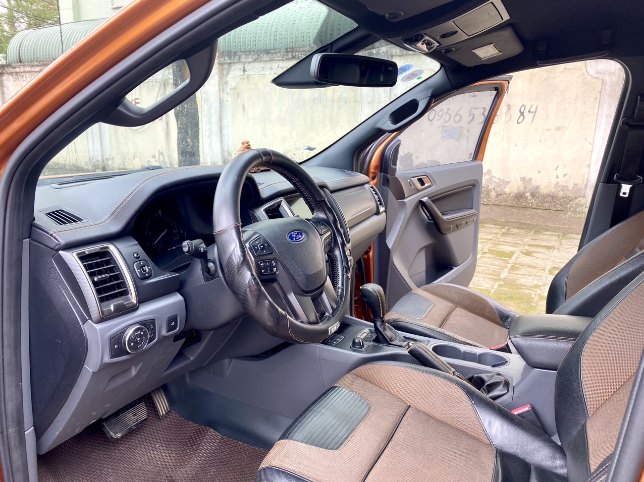 Ford Ranger Wildtrak 3.2L 4x4 AT Sync 3 2016 màu cam (đã bán)