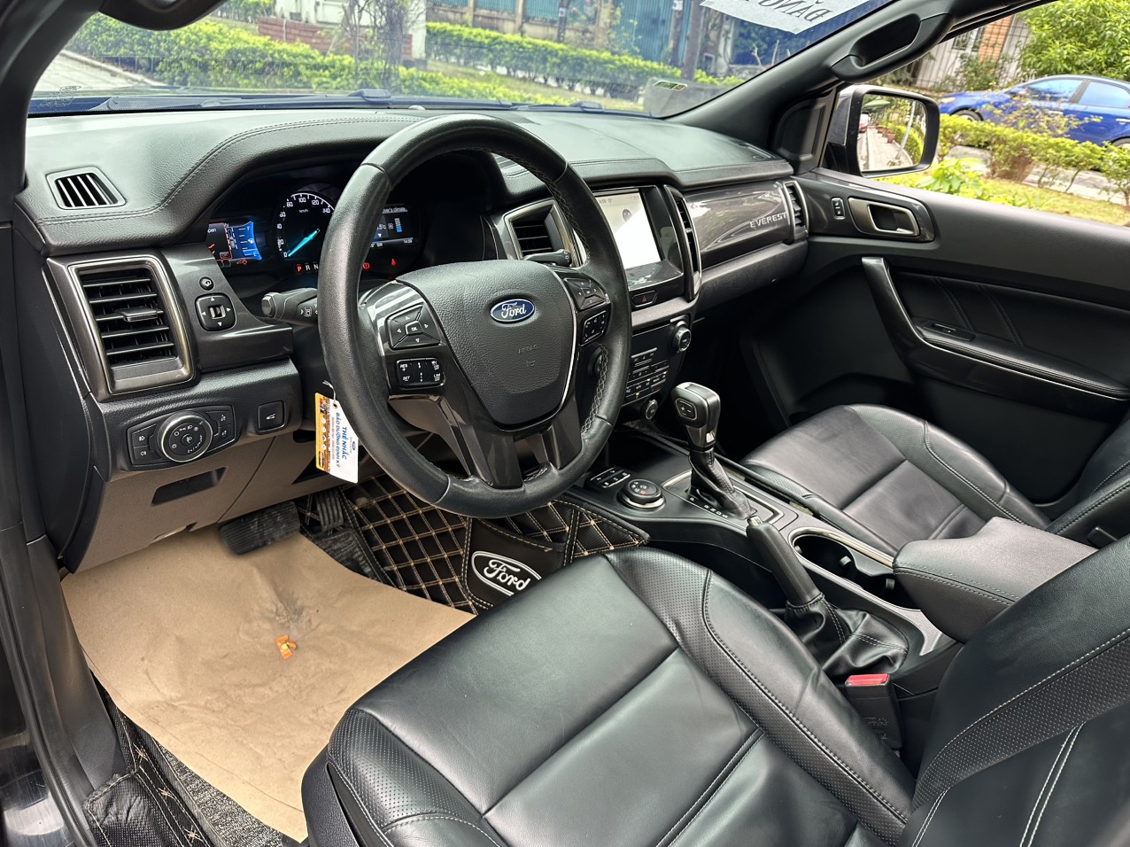 Ford Everest Titanium 4x4 2020 màu đen (đã bán)