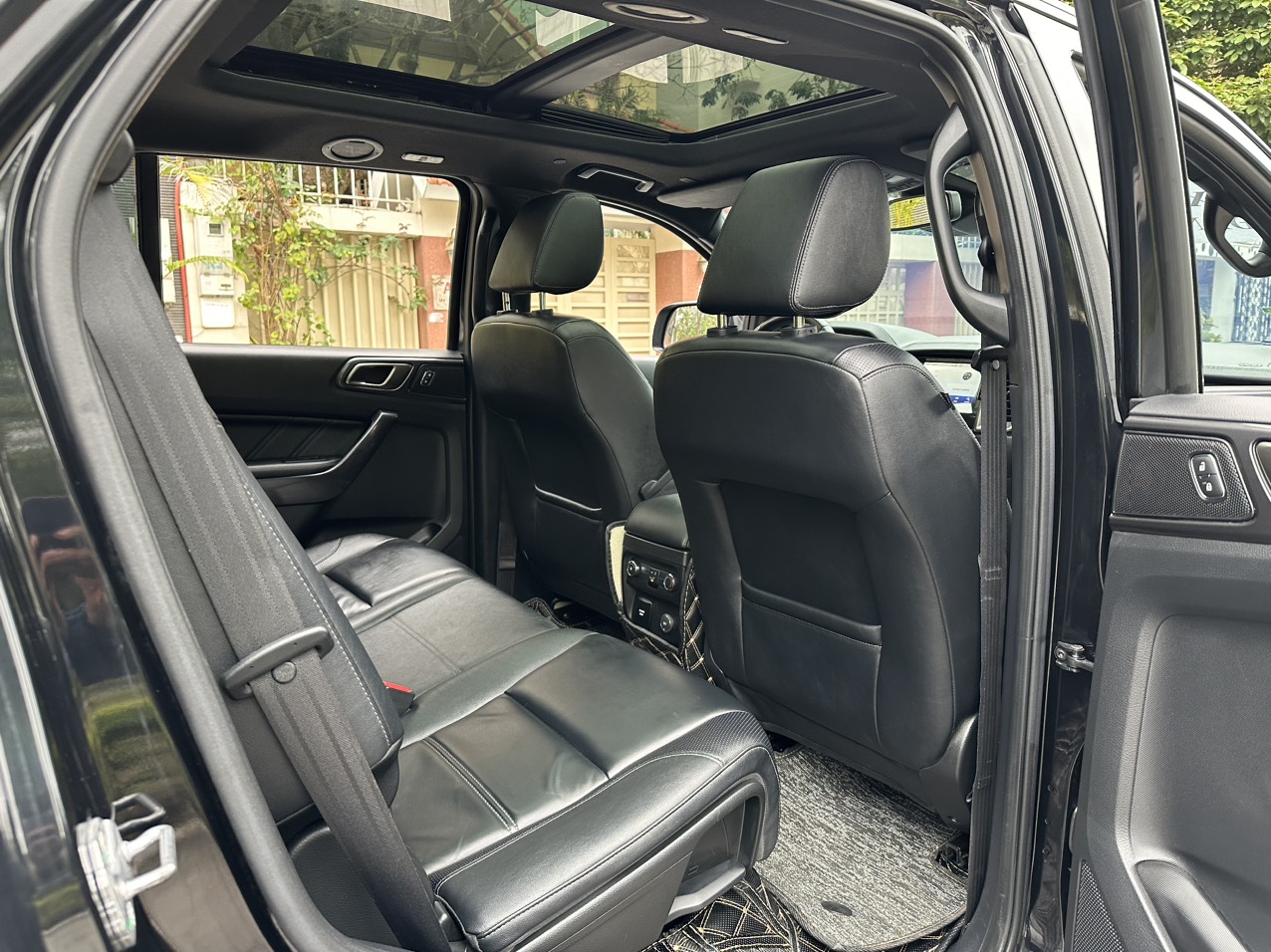 Ford Everest Titanium 4x4 2020 màu đen (đã bán)