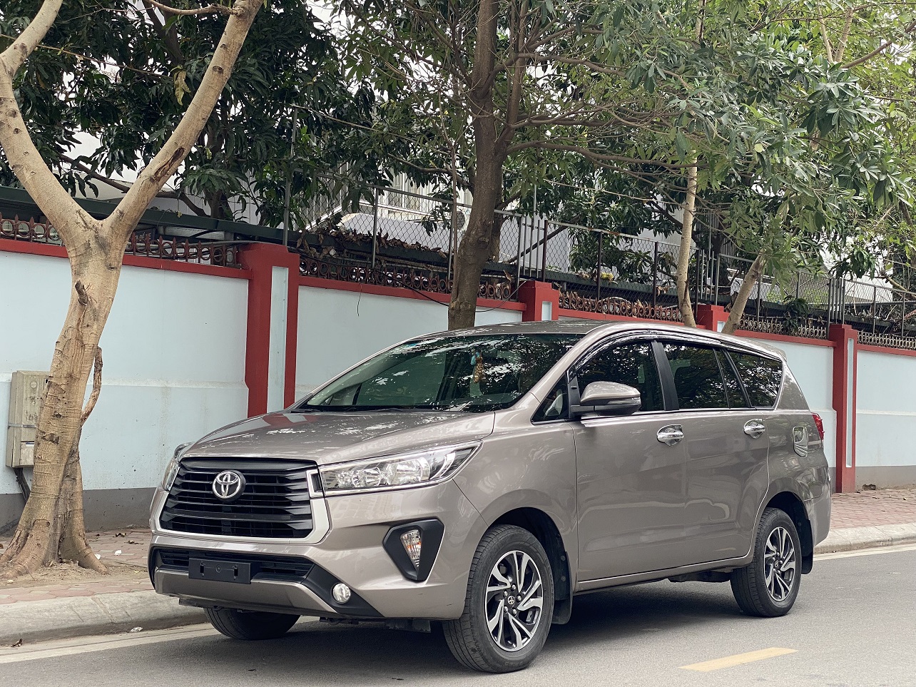 TOYOTA INNOVA 2.0E 2021 MÀU ĐỒNG (đã bán)