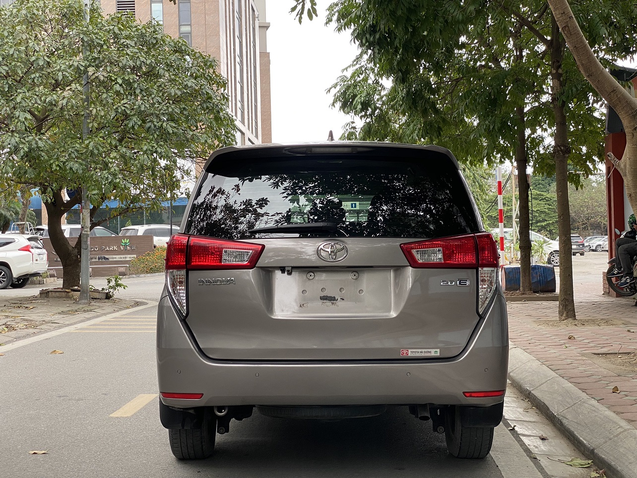 TOYOTA INNOVA 2.0E 2021 MÀU ĐỒNG (đã bán)