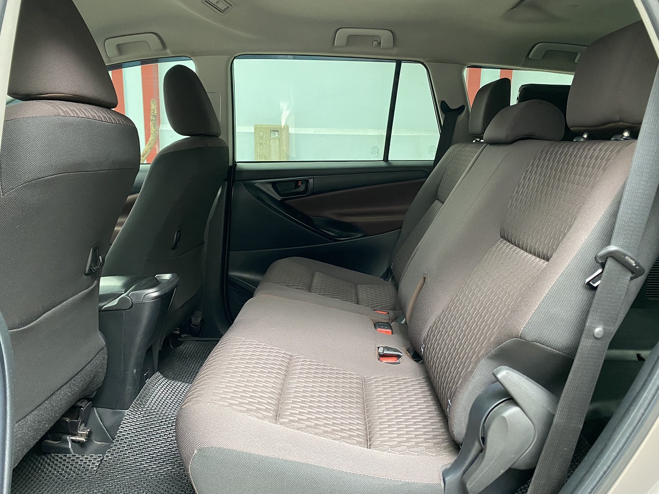TOYOTA INNOVA 2.0E 2021 MÀU ĐỒNG (đã bán)