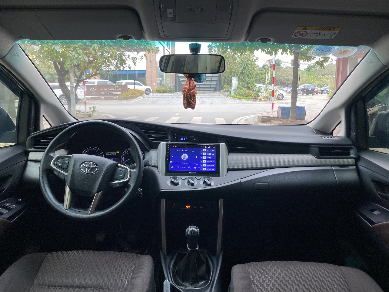TOYOTA INNOVA 2.0E 2021 MÀU ĐỒNG (đã bán)